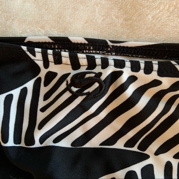 Surface size 7 bikini 👙 - Picture 5 of 7